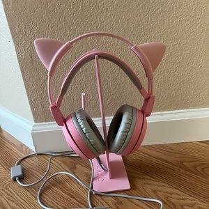 Pink gaming headset with mic